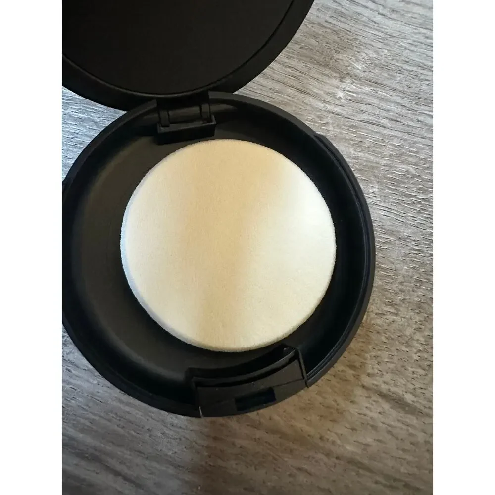 MAC Studio Tech Foundation NW45 - Discontinued